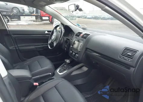 2010 Volkswagen Jetta Wolfsburg Edition from USA, damaged, VIN 3VWRA7AJ8AM098775